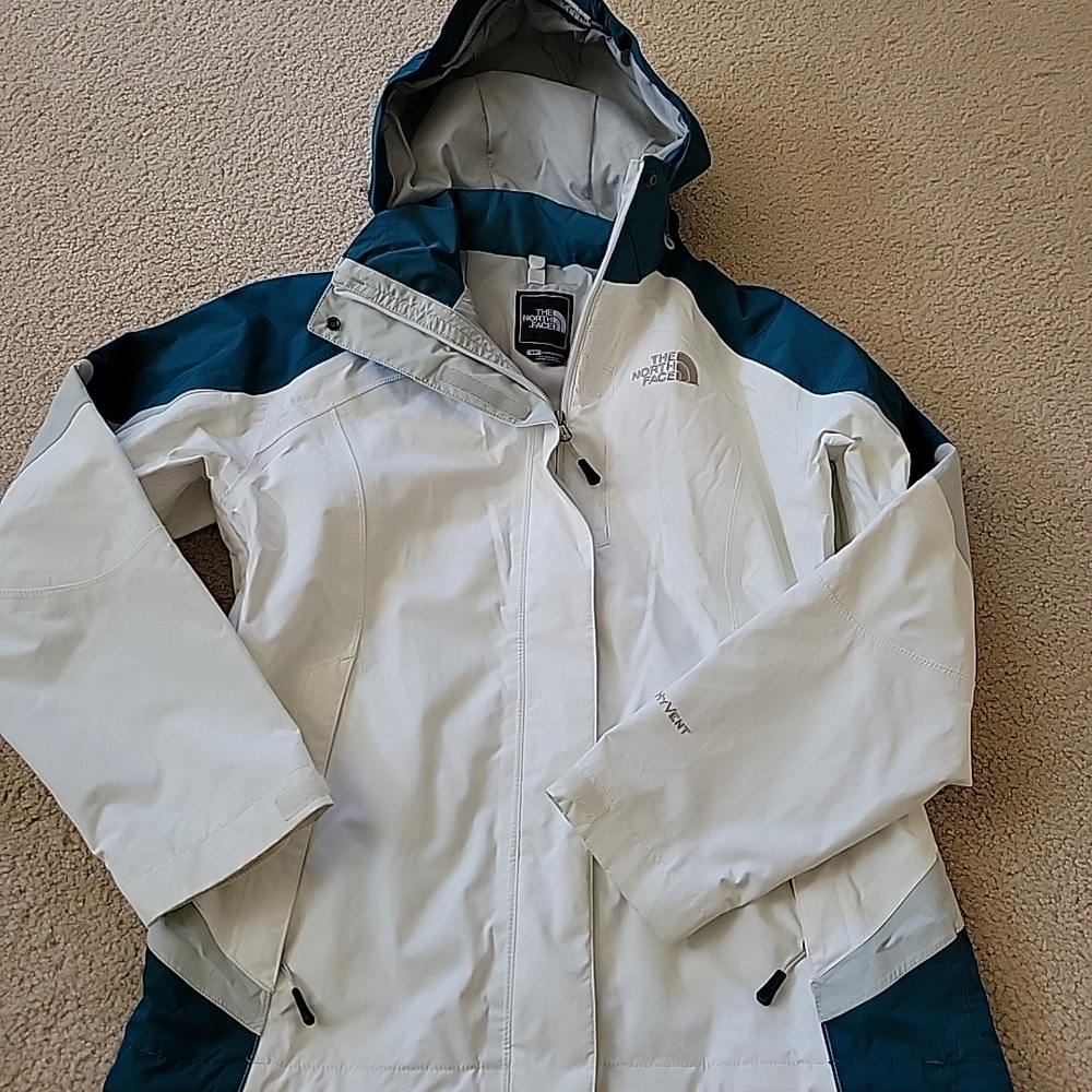 The North Face Women’s Two-Tone Hooded Shell Jacket — White & Teal